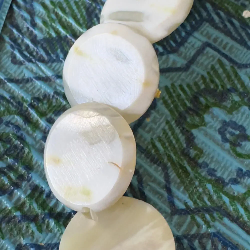 Vintage MOP Mother of Pearl 26” Disc Choker Necklace 1960’s Natural White Shell